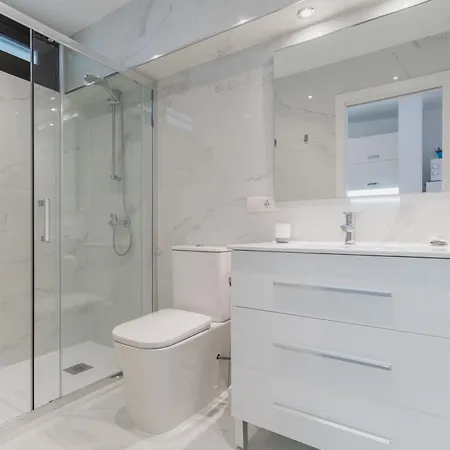 Luxury Quasar Sea View In Olimpia شقة